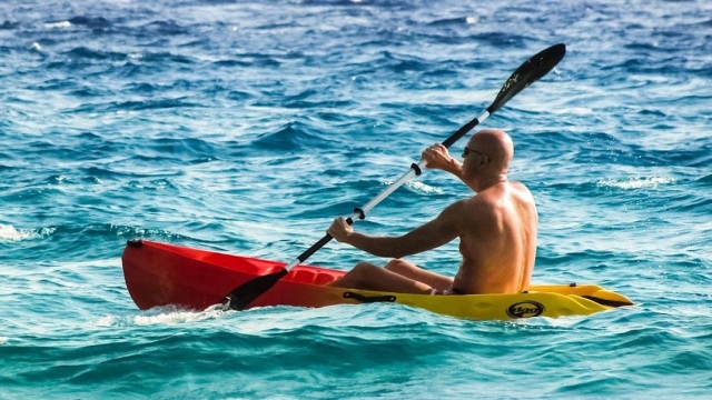  Canoe hiker