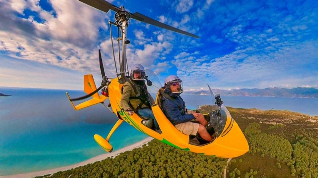  Vuelo sobre paisajes naturales impresionantes 