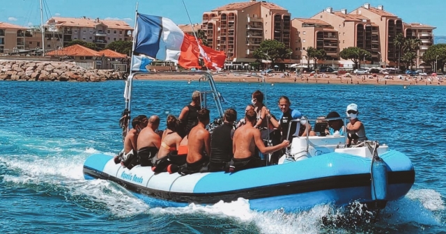  Shuttle to go to the diving site 