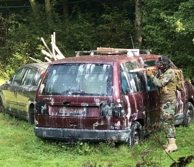  Versteck, um auf den Gegner aufzupassen. 