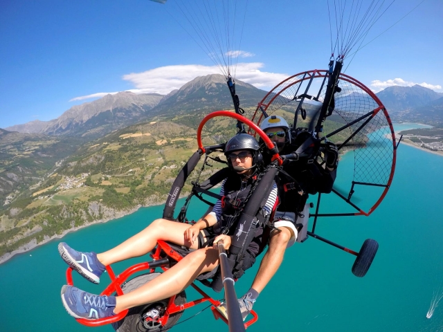  Paramotor flight over Lake Serre Ponçon 