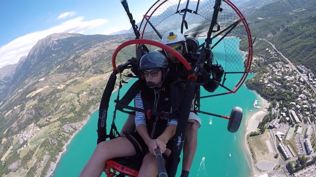  Two-seater paramotor for a supervised flight