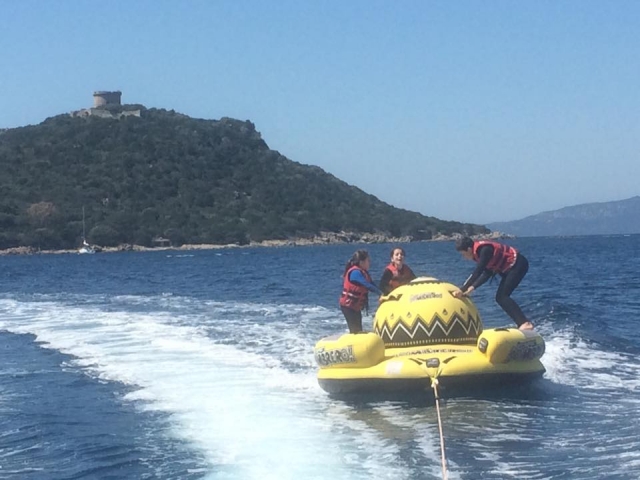 拖曳浮标:儿童趣味活动