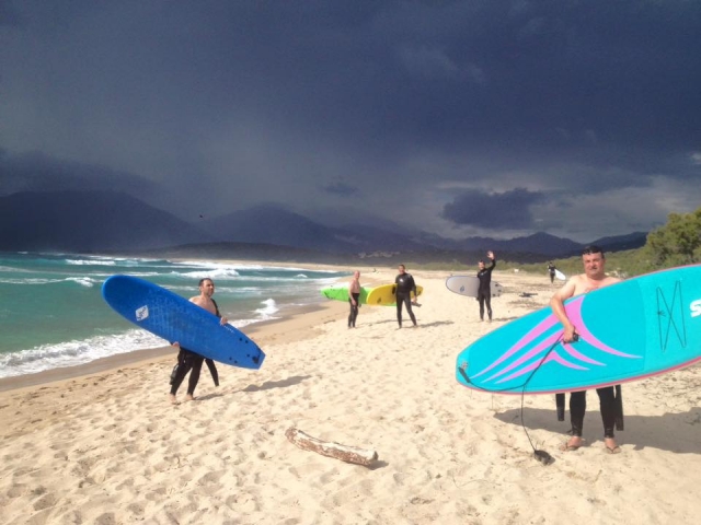 冲浪课程结束在库帕比亚