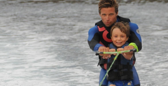 Ski nautique pour les enfants 