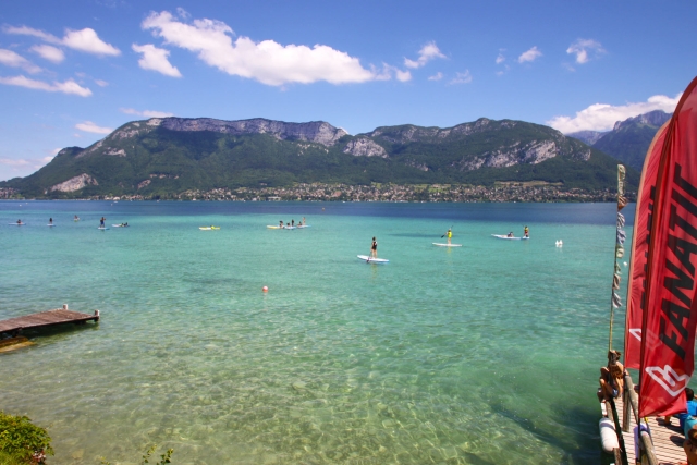  Las magníficas aguas turquesas de Annecy 