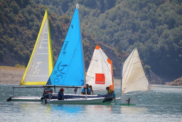 Noleggio barche a Mayres-Savel 