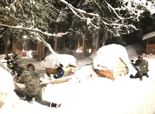  雪地游乐场 