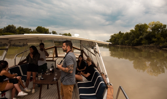  Aperitivo en barco 