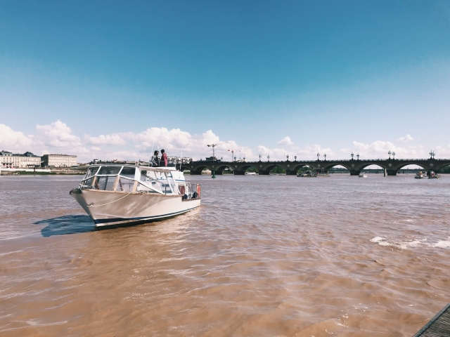  Barco en Burdeos 