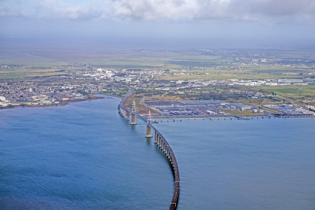  Flight over the Pont de Saint Nazaire 