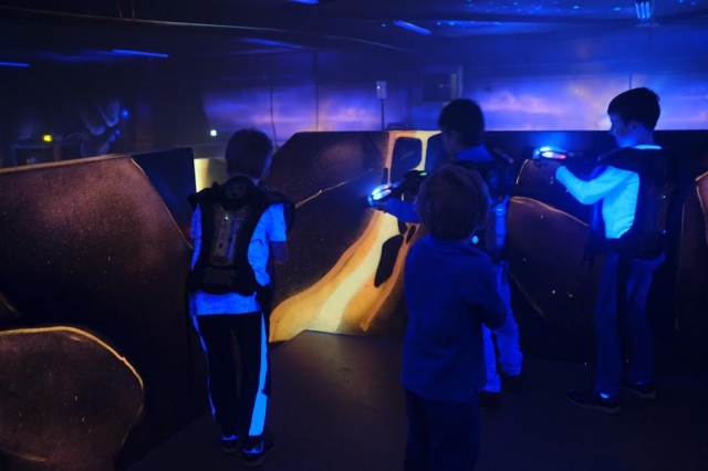  Lasergame con amigos 