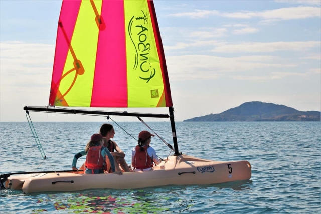  Family outing on a sailboat 