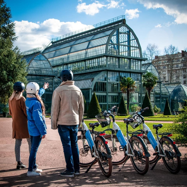  骑山地自行车游览金头公园 