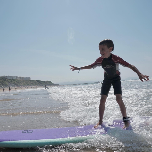  Surf lessons for children 