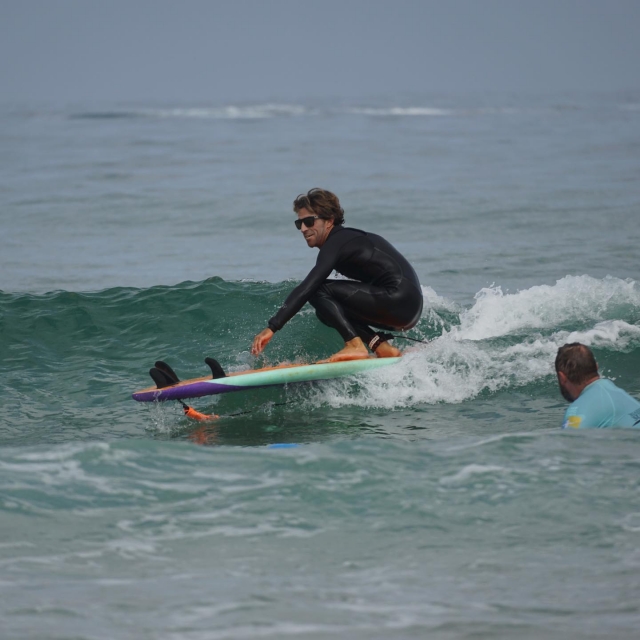  Surfing mastery, even with the board upside down 