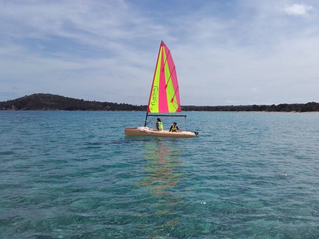  Alone in the middle of the water! 