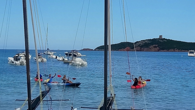  Discover Corsica by kayak 