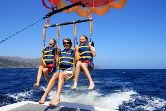  Group parasailing! 