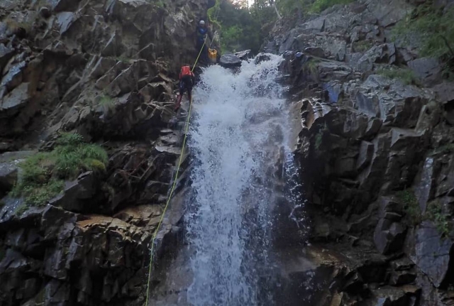  Wasserfall in den Pyrénées-Atlantiques 