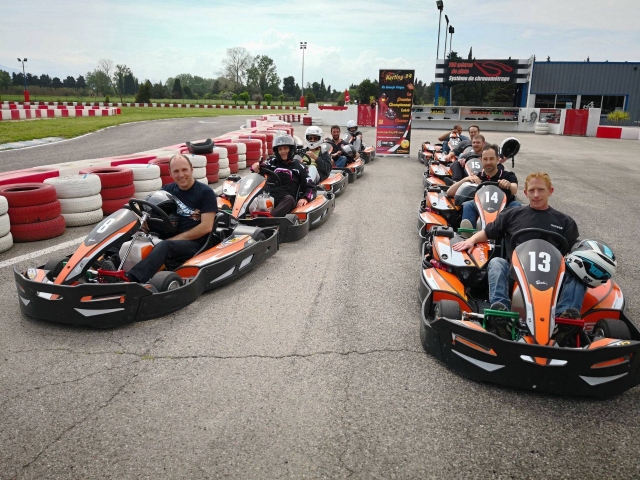  Let the karting session begin 