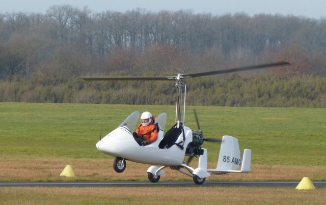  Autogyro taking off