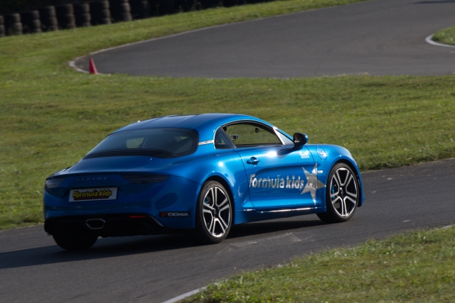  Alpine A110蓝色 