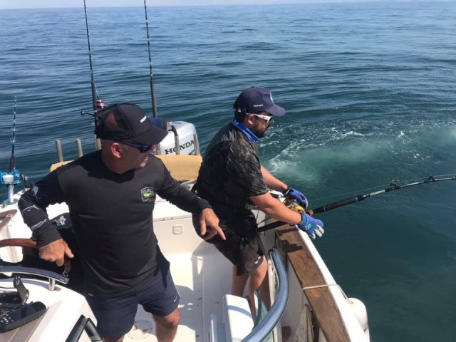  Pesca supervisada por un profesional.