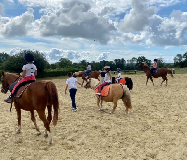  Introduzione all'equitazione sui pony 