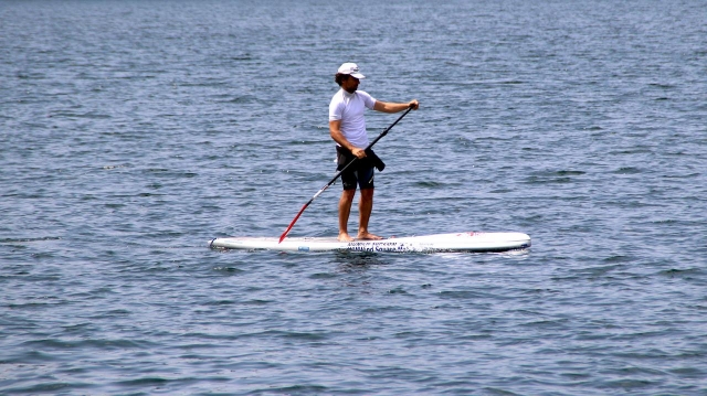 Meeresausflug mit einem Stand-Up-Paddle