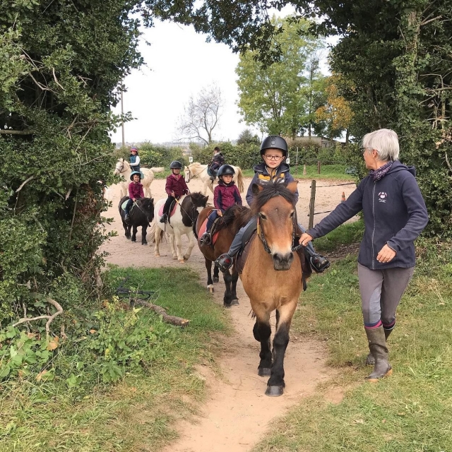  Passeggiate in pony per i più piccoli 