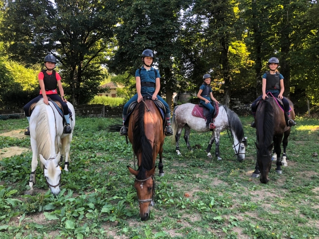  Pronti per l'equitazione a Réquista 