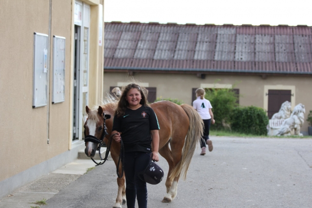  Salida de pony para niños 