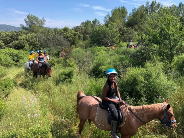  Passeggiata a cavallo in campagna 