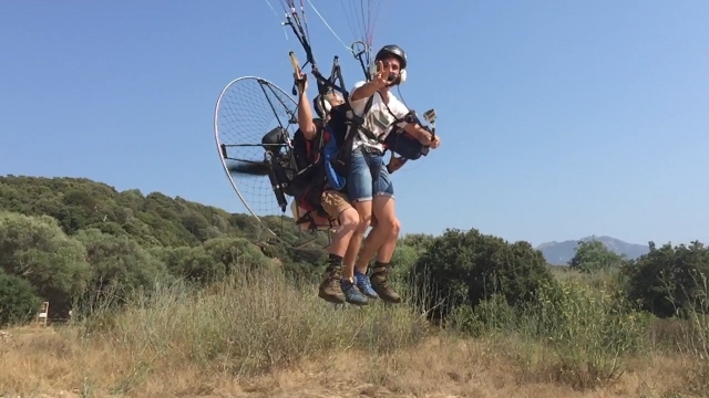  Pouso do paramotor 