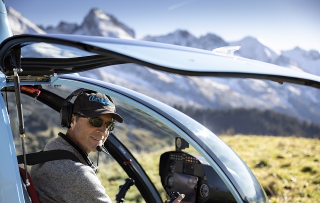Notre pilote est prêt à vous accueillir à bord de son hélicoptère