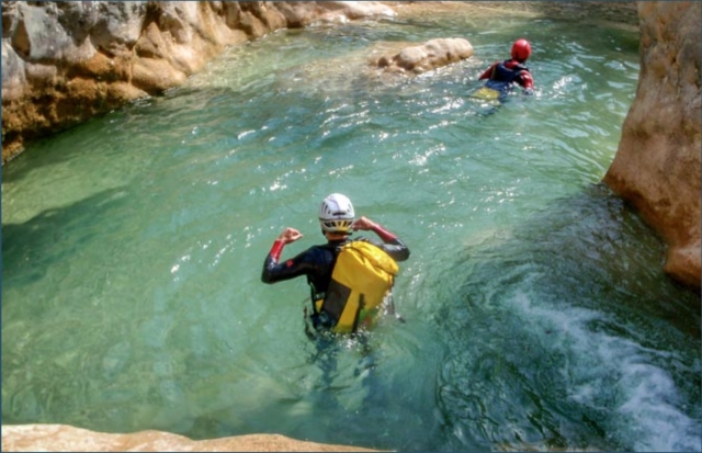  Cayoning descent to the Pussy canyon 