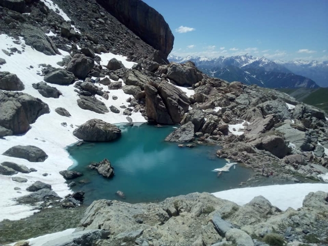  法国山脉的壮丽景色 