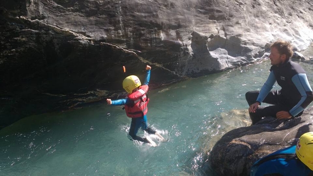 我们的小冒险家在行动