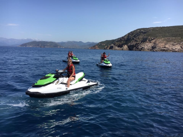 Découverte du littoral de l'île de beauté en jet ski