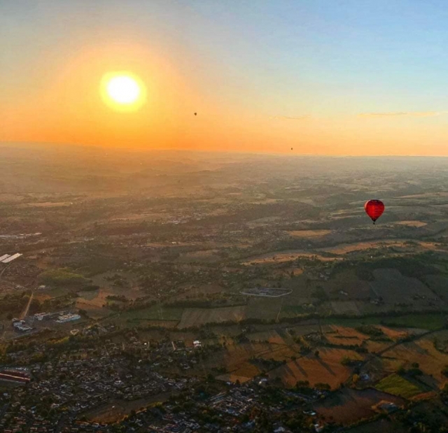  Hot air balloon flight in Albi at sunset 