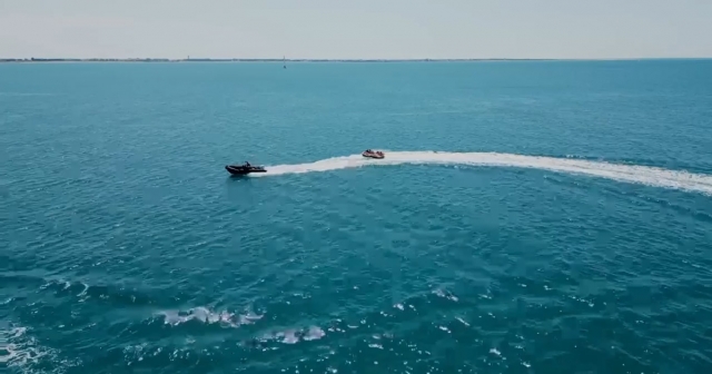  Lassen Sie es sich gut gehen mit hoher Geschwindigkeit mit dem Boot transportiert werden 