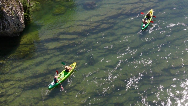 e-19766282-location-canoe-kayak-viaduc-milau167948100416794812462357.jpg