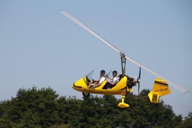 ULM im vollen Flug 