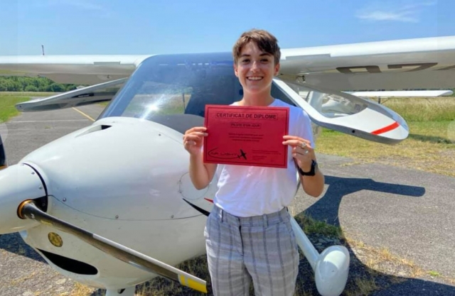  Vuelo ULM multieje acompañado por un piloto certificado por el estado 