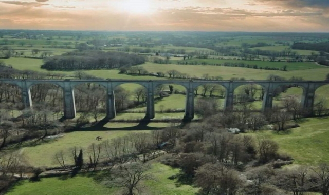  Viaduc de l'Auzon, 50 meters high 