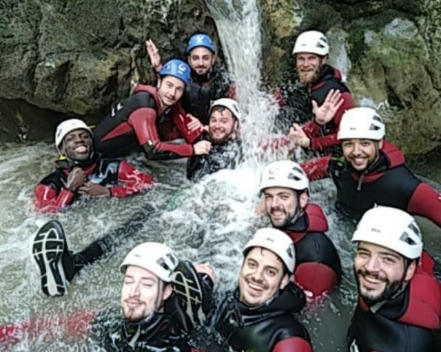  Team of instructors passionate about canyoning 