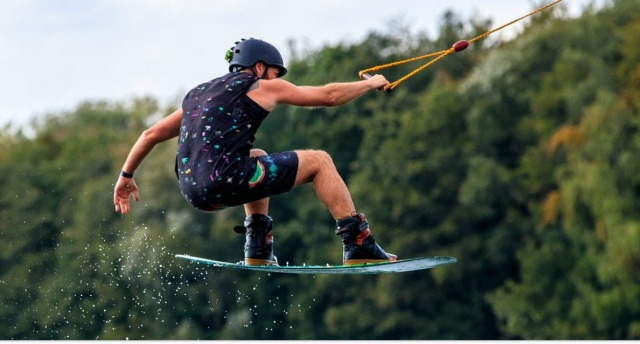 Have fun with our wakeboard sessions