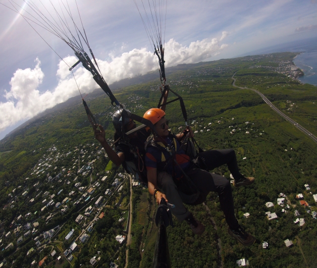 Avis de JANIKY concernant Vol découverte en parapente à Saint-Leu - 15 min