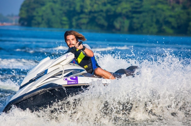  Enjoy jet skiing on the Arcachon bay ! 